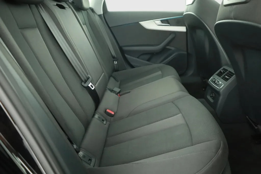 Audi A4 Limousine 40 TDI quattro, Foto 12 von 23