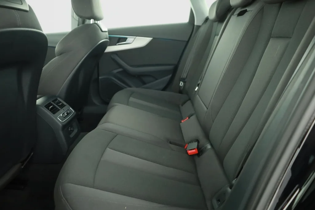 Audi A4 Limousine 40 TDI quattro, Foto 13 von 23