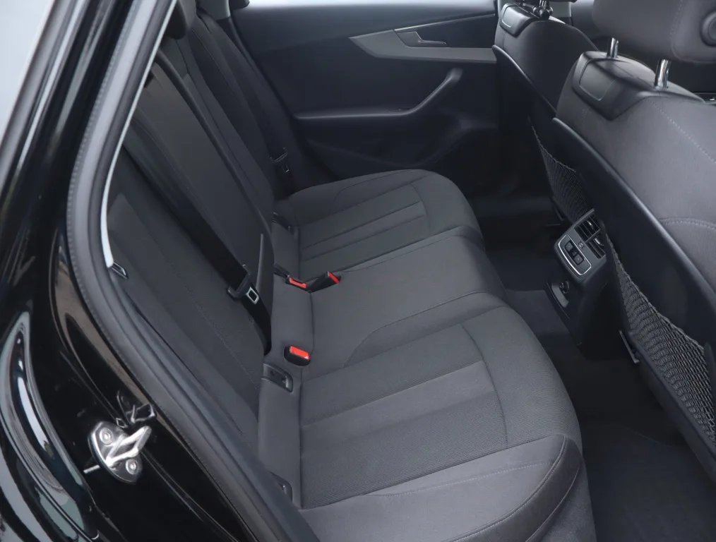 Audi A4 Avant 35 TDI, Foto 12 von 16
