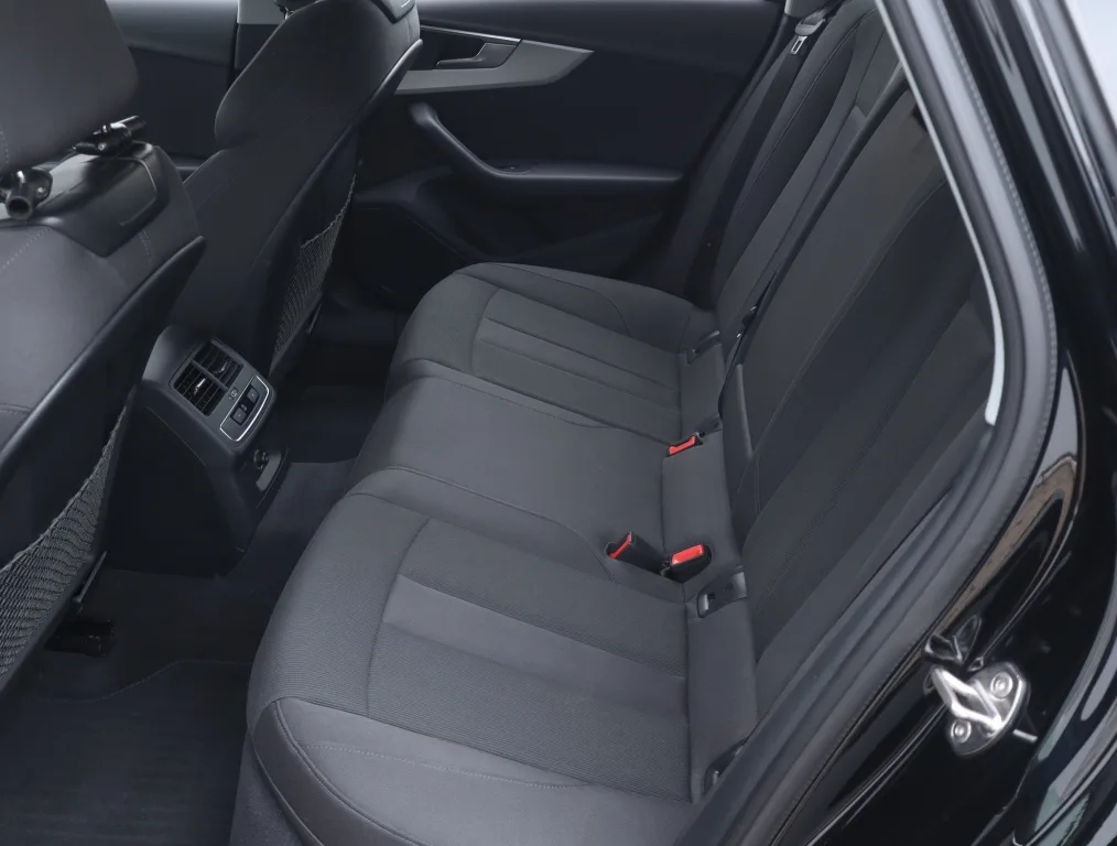 Audi A4 Avant 35 TDI, Foto 13 von 16