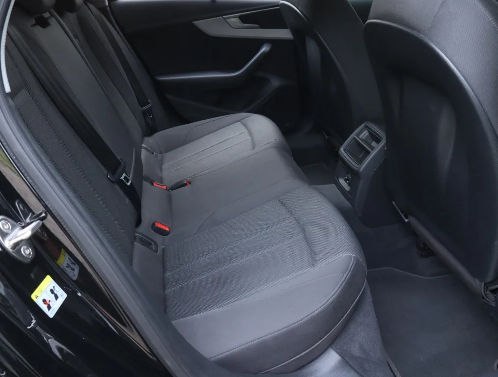 Audi A4 Avant 35 TDI, Foto 12 von 23