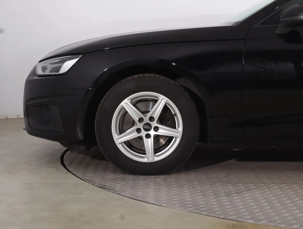 Audi A4 Avant 35 TDI, Foto 18 von 23