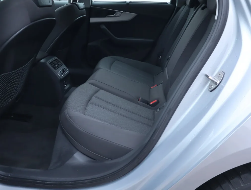Audi A4 Avant 35 TDI, Foto 13 von 19