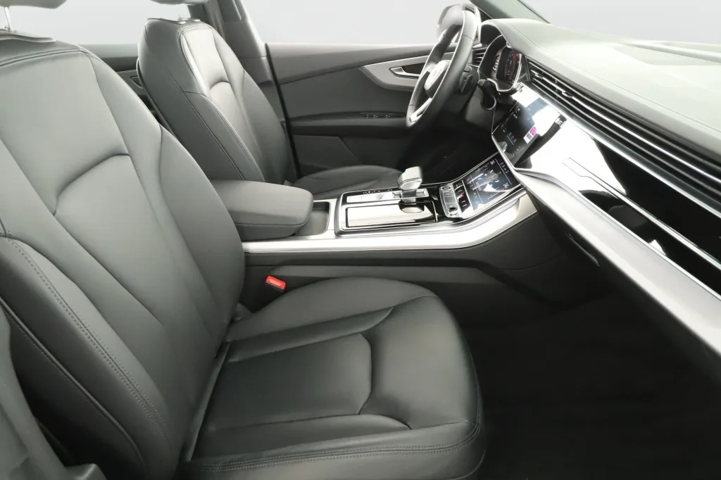 Audi Q8 55 TFSI quattro, Foto 11 von 26