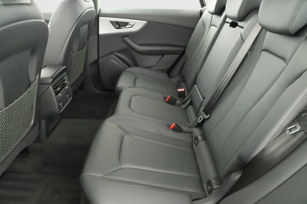 Audi Q8 55 TFSI quattro, Foto 13 von 26
