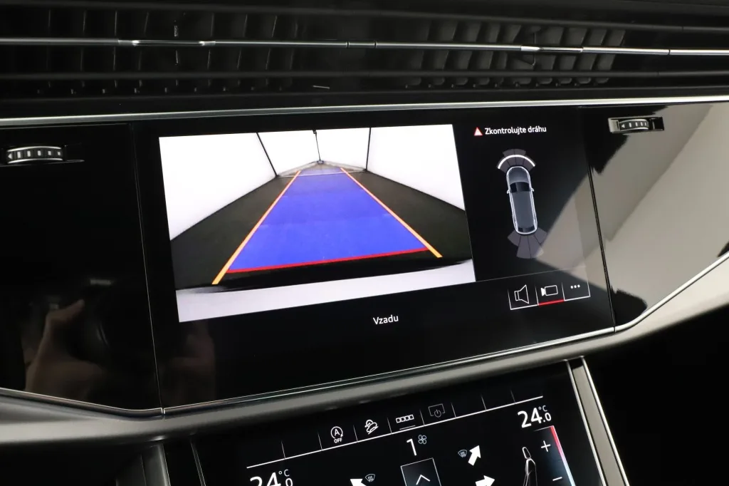 Audi Q8 55 TFSI quattro, Foto 16 von 26