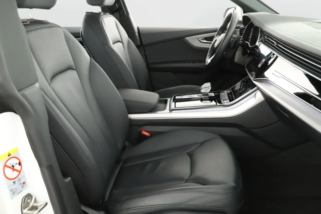 Audi Q8 55 TFSI quattro, Foto 11 von 26