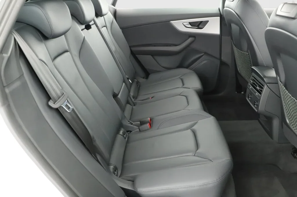 Audi Q8 55 TFSI quattro, Foto 12 von 26