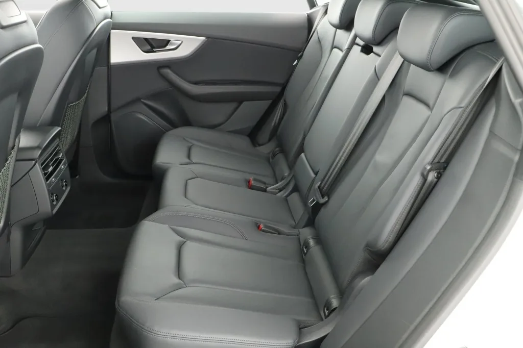 Audi Q8 55 TFSI quattro, Foto 13 von 26