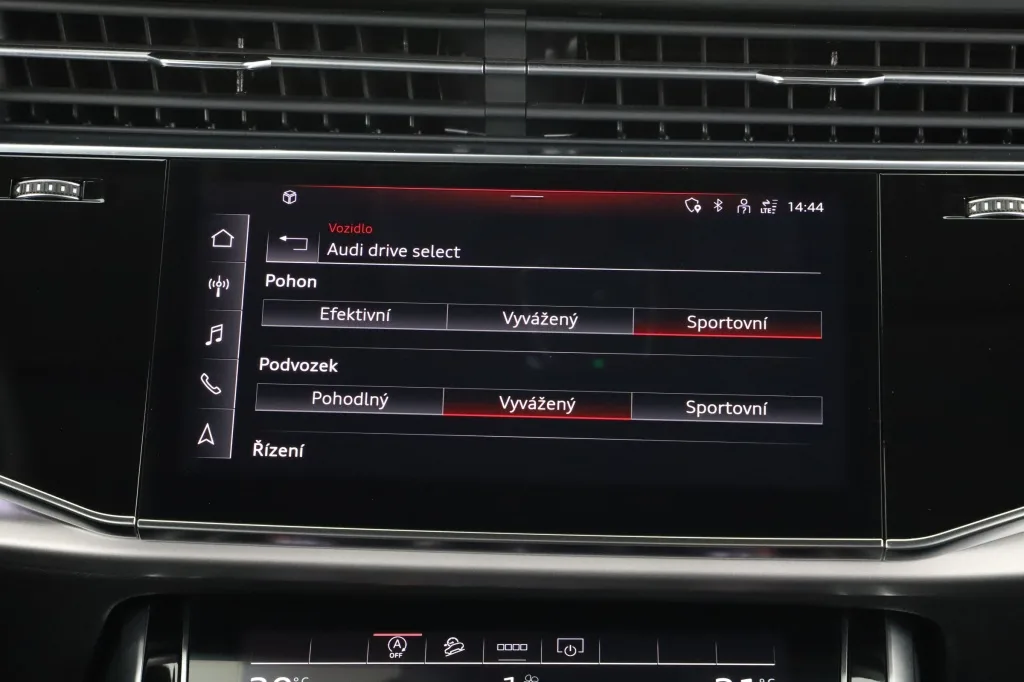 Audi Q8 55 TFSI quattro, Foto 21 von 26