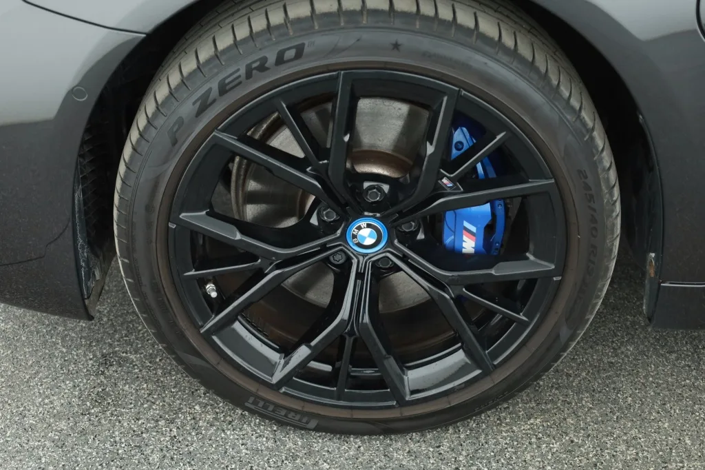 BMW 530e, Foto 18 von 33