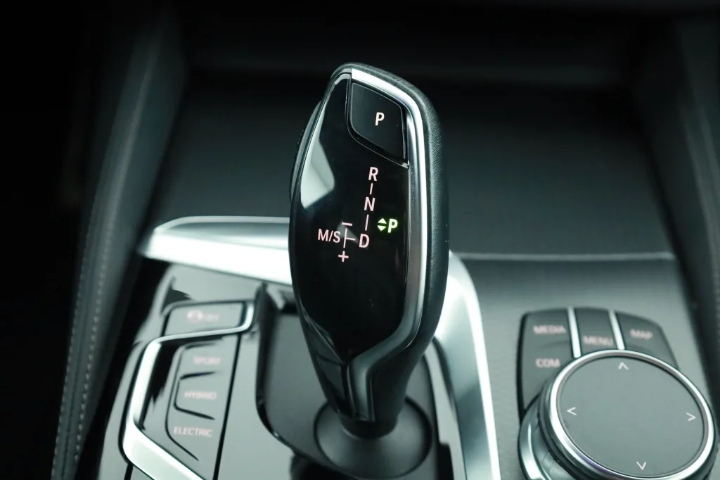 BMW 530e, Foto 24 von 33