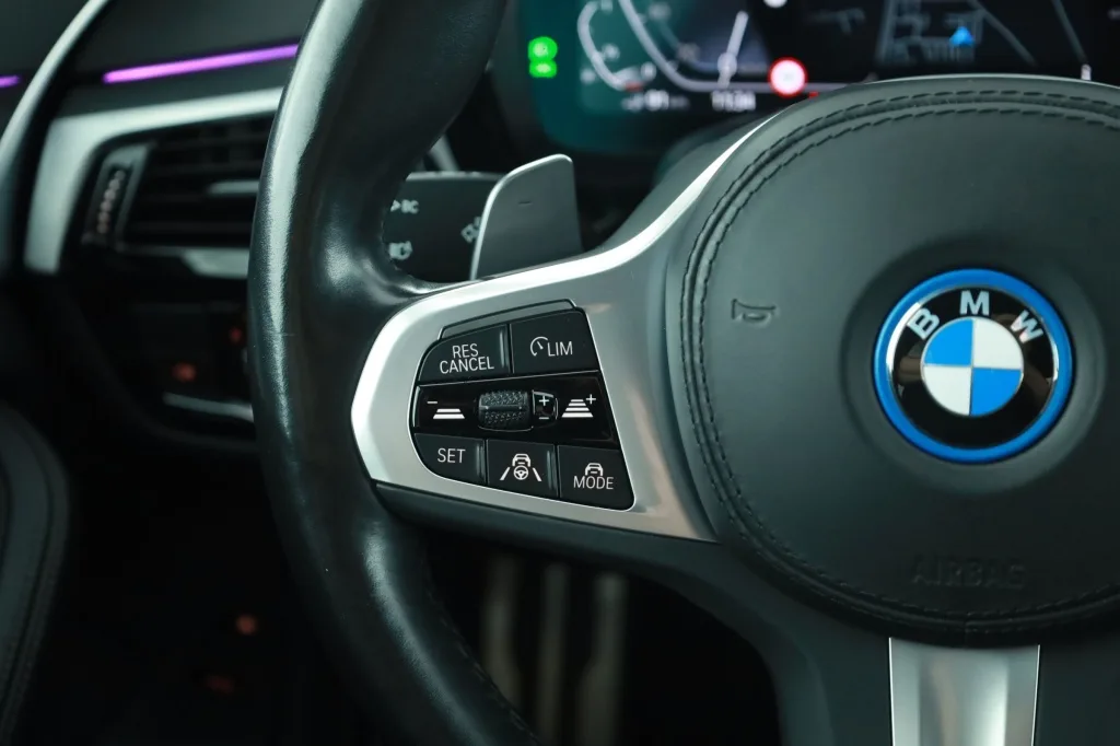 BMW 530e, Foto 26 von 33