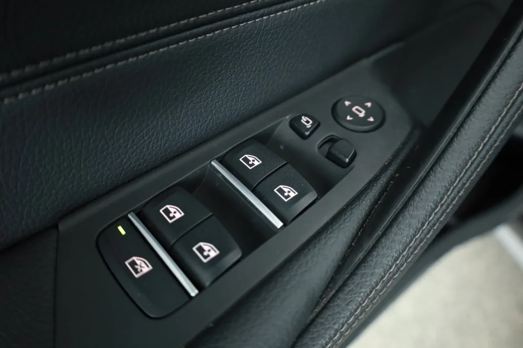 BMW 530e, Foto 29 von 33
