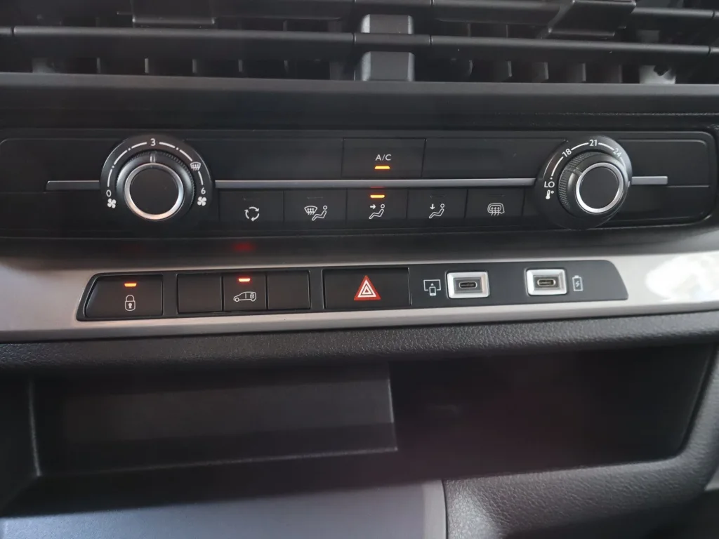 Citroën Jumpy Kastenwagen BlueHDi 145, Foto 12 von 19