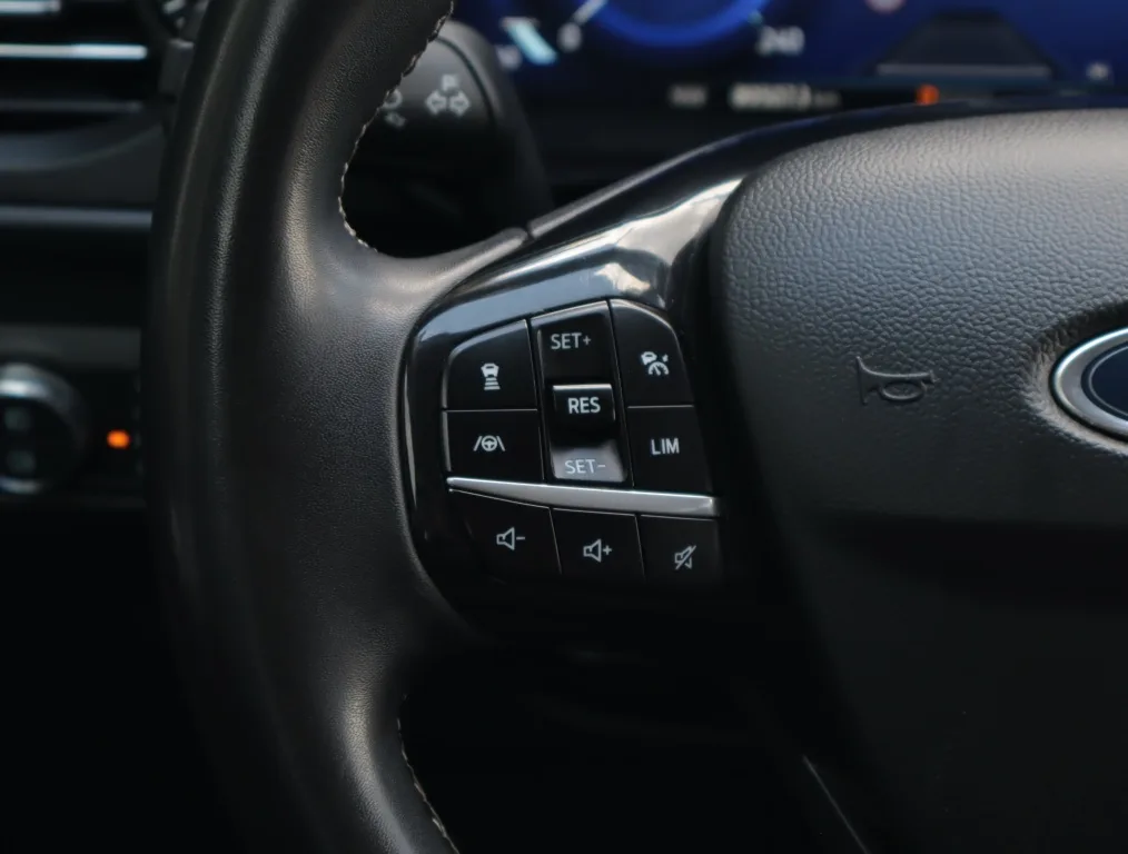Ford Kuga 2.0 EcoBlue AWD, Foto 19 von 27