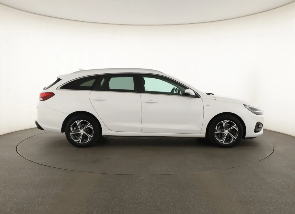 Hyundai i30 Kombi 1.5 T-GDI 48V, Foto 10 von 22