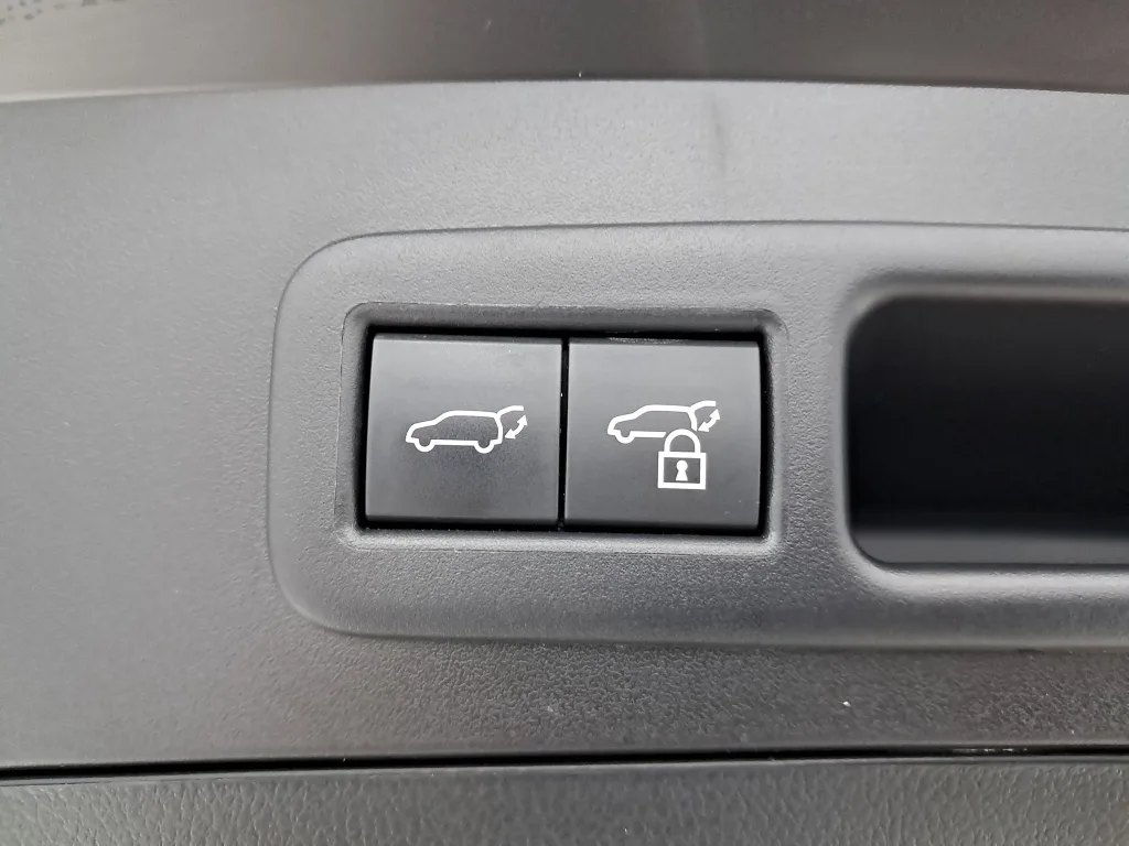 Lexus UX 250h, Foto 25 von 25