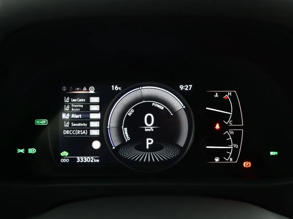 Lexus UX 250h E-Four, Foto 14 von 23