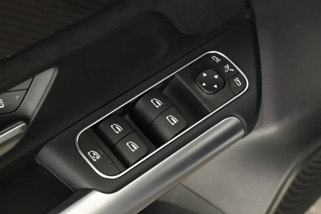 Mercedes-Benz GLA 200 d 4MATIC, Foto 17 von 22