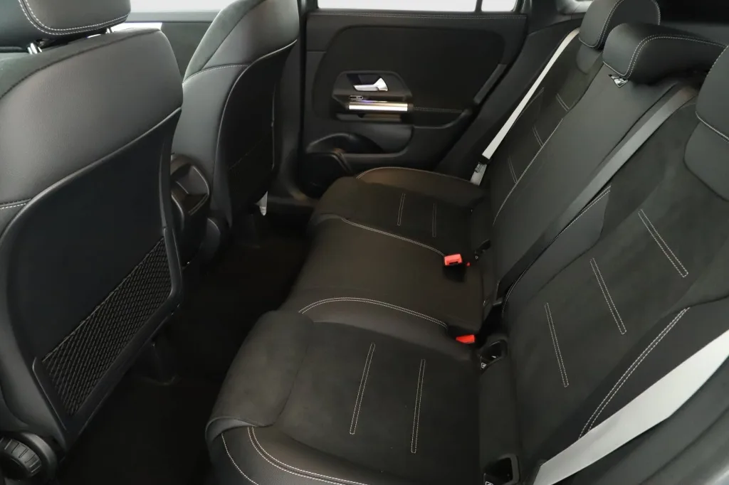 Mercedes-Benz GLA 200 d, Foto 13 von 24