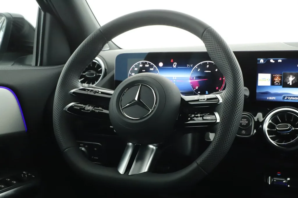 Mercedes-Benz GLA 200 d, Foto 14 von 24
