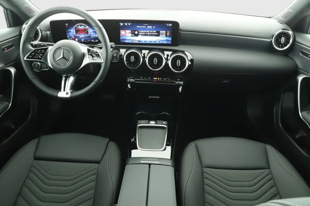 Mercedes-Benz A 200, Foto 2 von 25