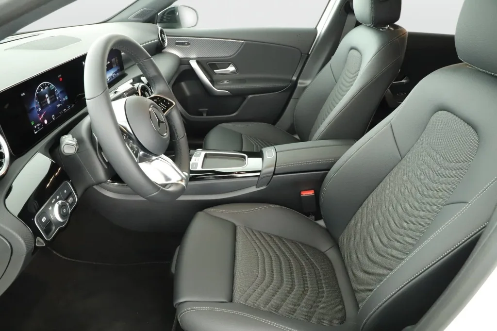 Mercedes-Benz A 200, Foto 3 von 25