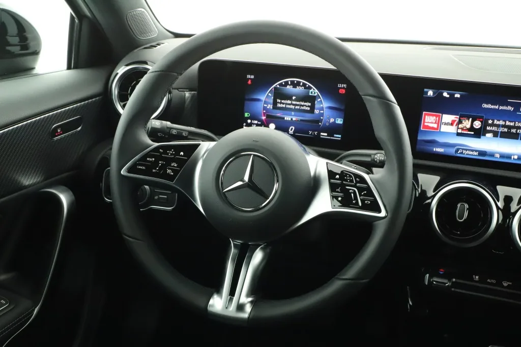 Mercedes-Benz A 200, Foto 14 von 25