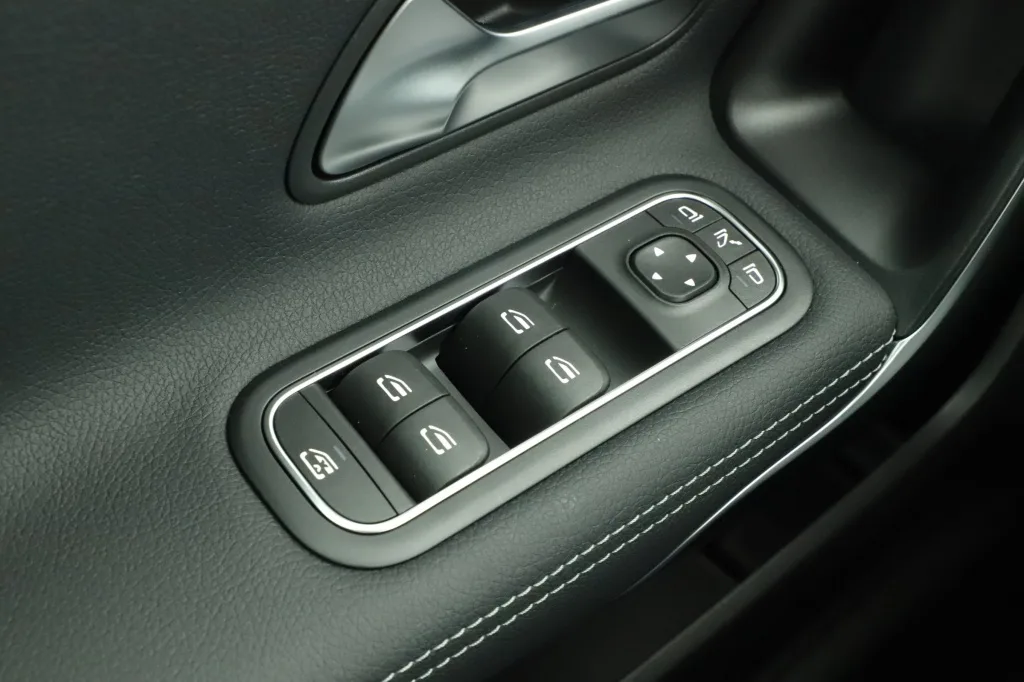 Mercedes-Benz A 200, Foto 16 von 25