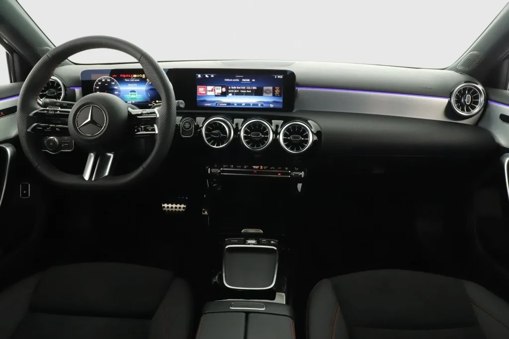Mercedes-Benz A 250 e, Foto 2 von 28