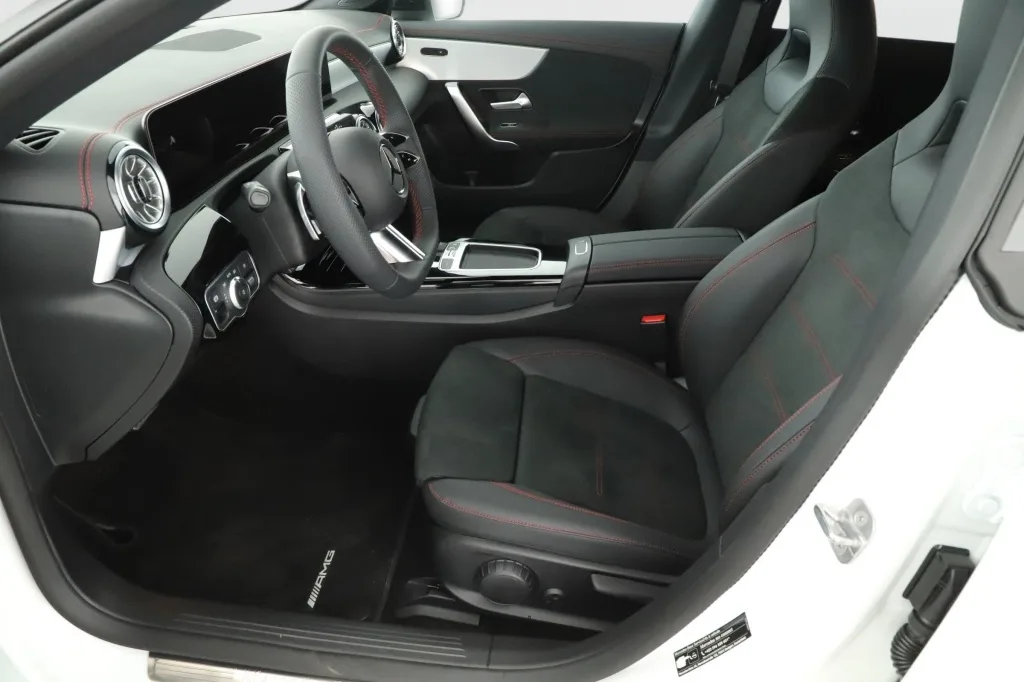 Mercedes-Benz CLA 200 Coupé, Foto 3 von 26