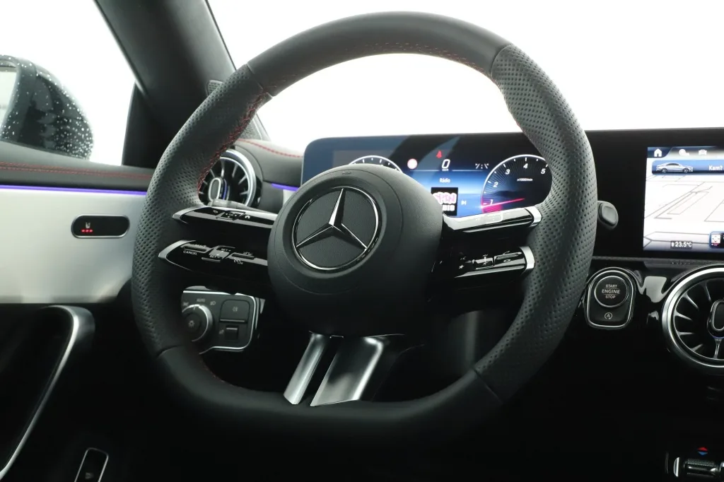 Mercedes-Benz CLA 200 Coupé, Foto 14 von 26