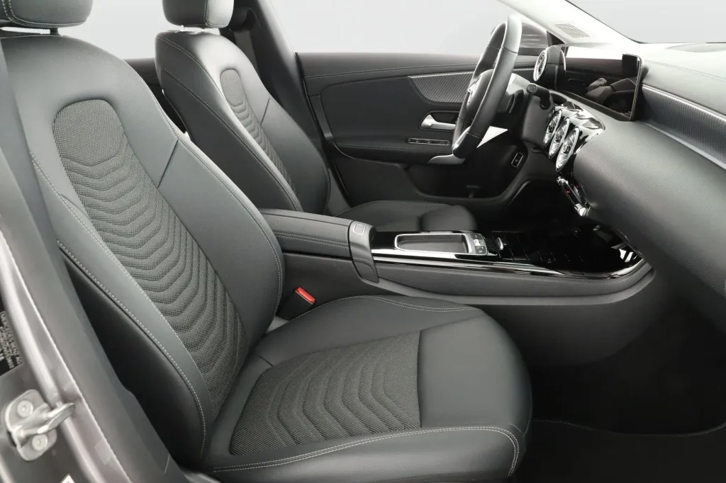 Mercedes-Benz CLA 200 Coupé, Foto 11 von 31