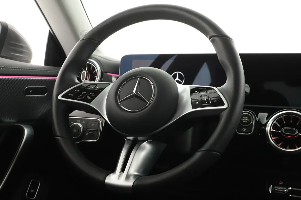 Mercedes-Benz CLA 200 Coupé, Foto 28 von 31