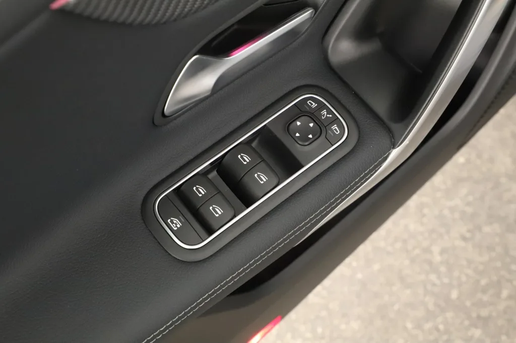 Mercedes-Benz CLA 200 Coupé, Foto 31 von 31