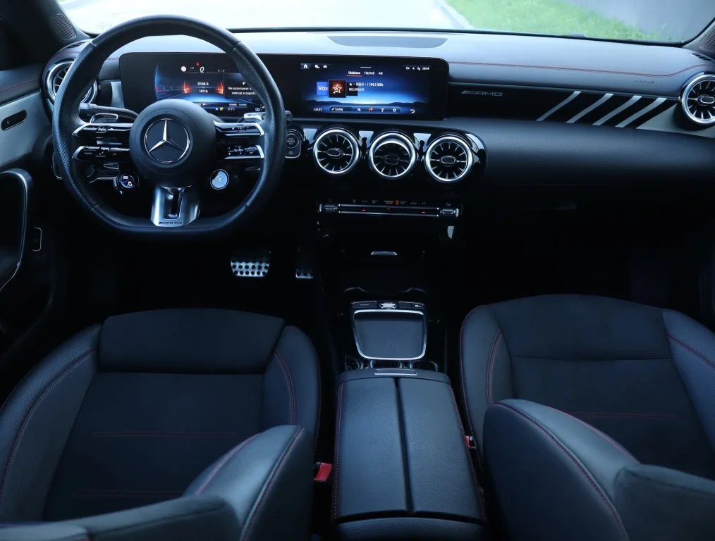 Mercedes-Benz CLA 35 AMG 4MATIC, Foto 2 von 19