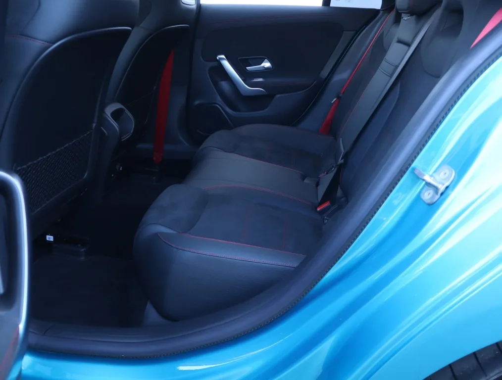 Mercedes-Benz CLA 35 AMG 4MATIC, Foto 13 von 19