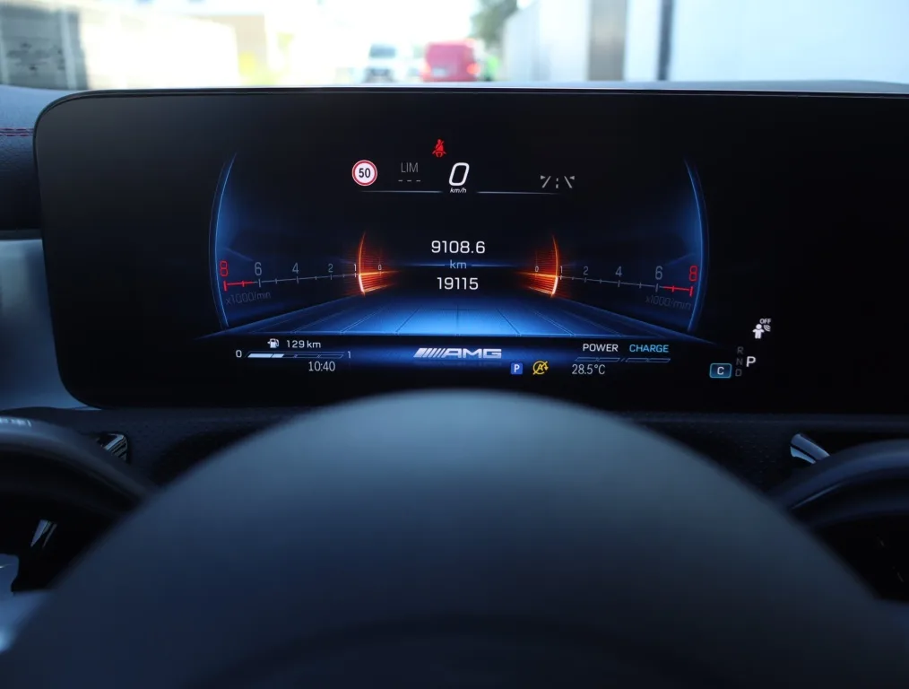 Mercedes-Benz CLA 35 AMG 4MATIC, Foto 14 von 19
