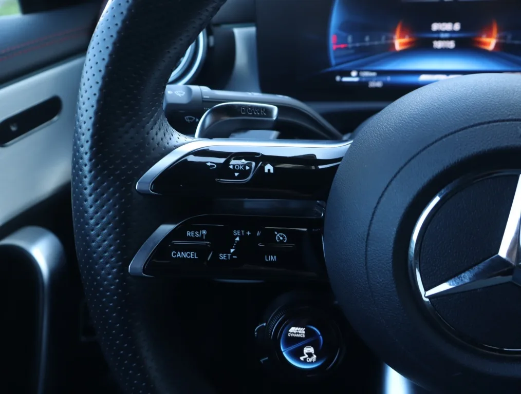 Mercedes-Benz CLA 35 AMG 4MATIC, Foto 18 von 19