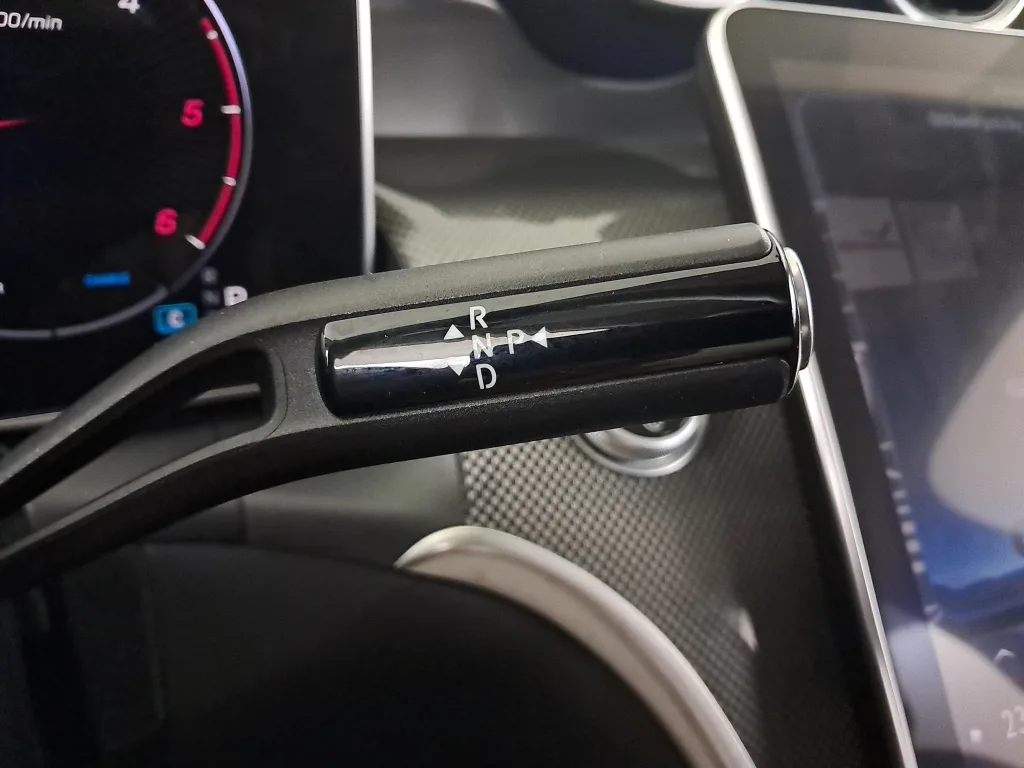 Mercedes-Benz GLC 220 d 4MATIC, Foto 16 von 23