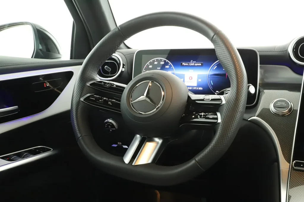 Mercedes-Benz GLC 300 de 4MATIC, Foto 21 von 26