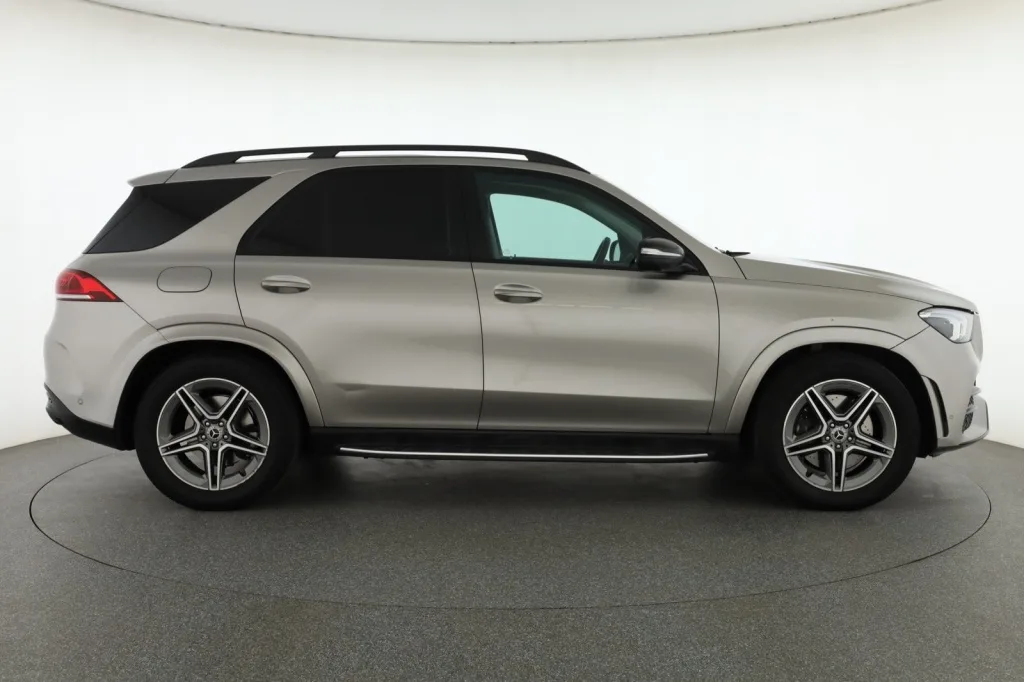 Mercedes-Benz GLE 300 d 4MATIC, Foto 10 von 25