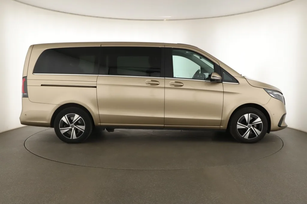 Mercedes-Benz V 220 d, Foto 10 von 27
