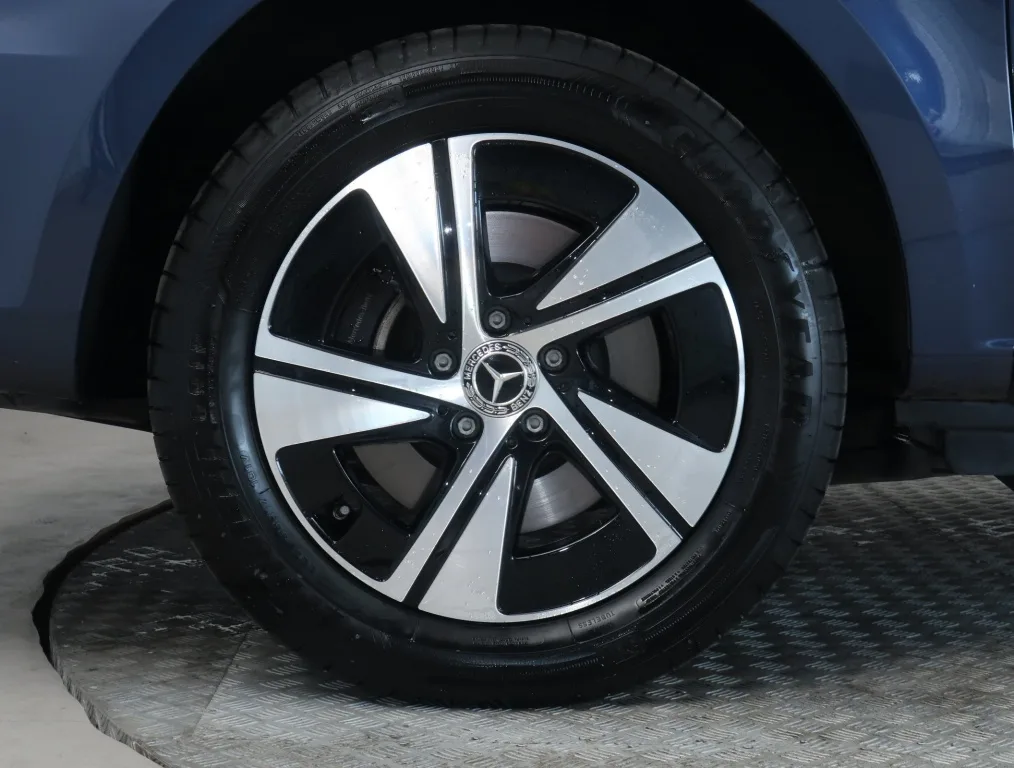 Mercedes-Benz V 250 d, Foto 18 von 26