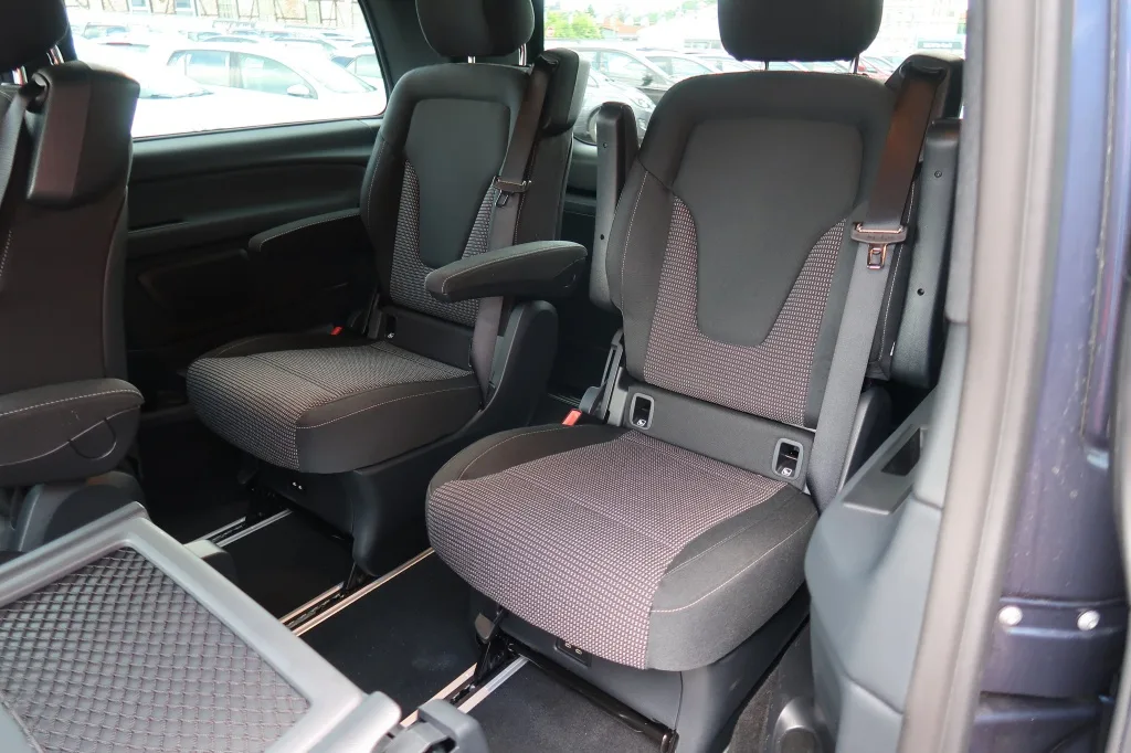 Mercedes-Benz V 250 d, Foto 24 von 26