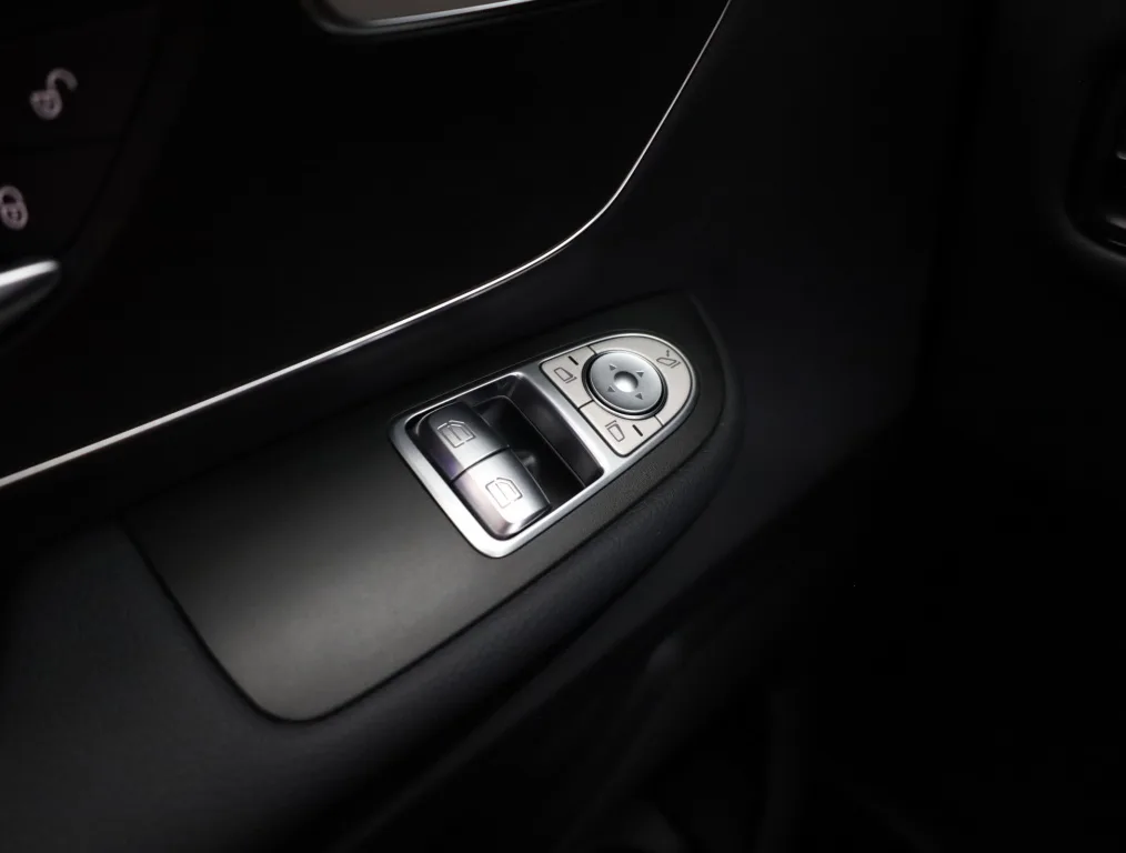 Mercedes-Benz V 220 d 4MATIC, Foto 22 von 26