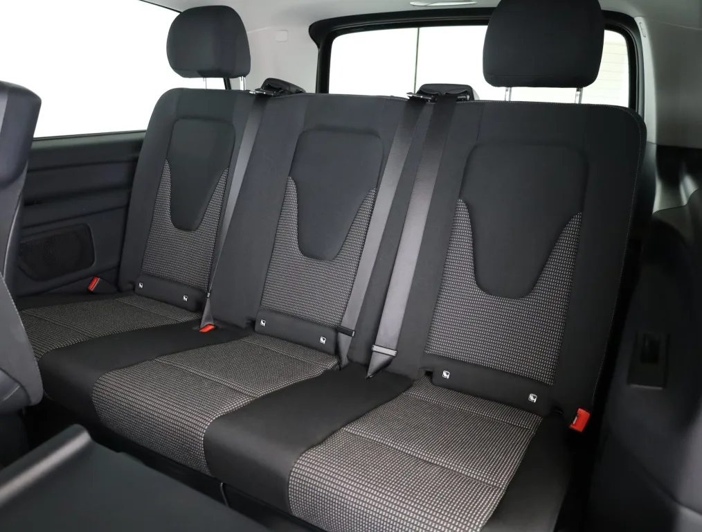 Mercedes-Benz V 220 d 4MATIC, Foto 23 von 26