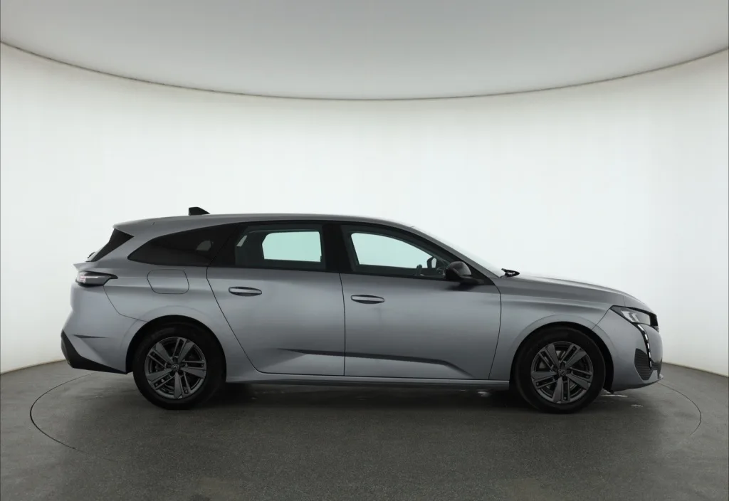 Peugeot 308 SW BlueHDi 130, Foto 10 von 25