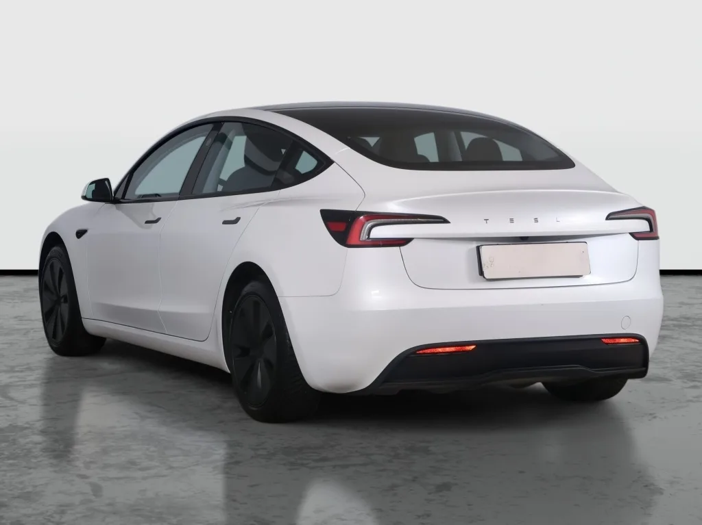 Tesla Model 3 Standard Range, Foto 4 von 28
